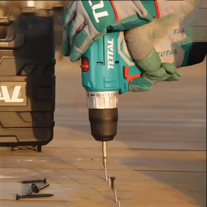 •        شنيور بطاريه 12 فولت 2 بطارية بشنطة TOTAL