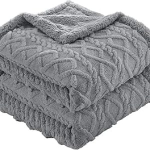 بطانيه 2 في 1 فرو جاكار دابل فيس رمادي 220*230 سم مع 2 كيس خداديه