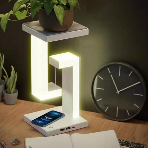 • اباجورة وشاحن وايرلس الترند